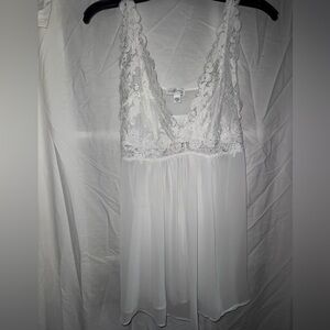 Chic White Lace Chemise